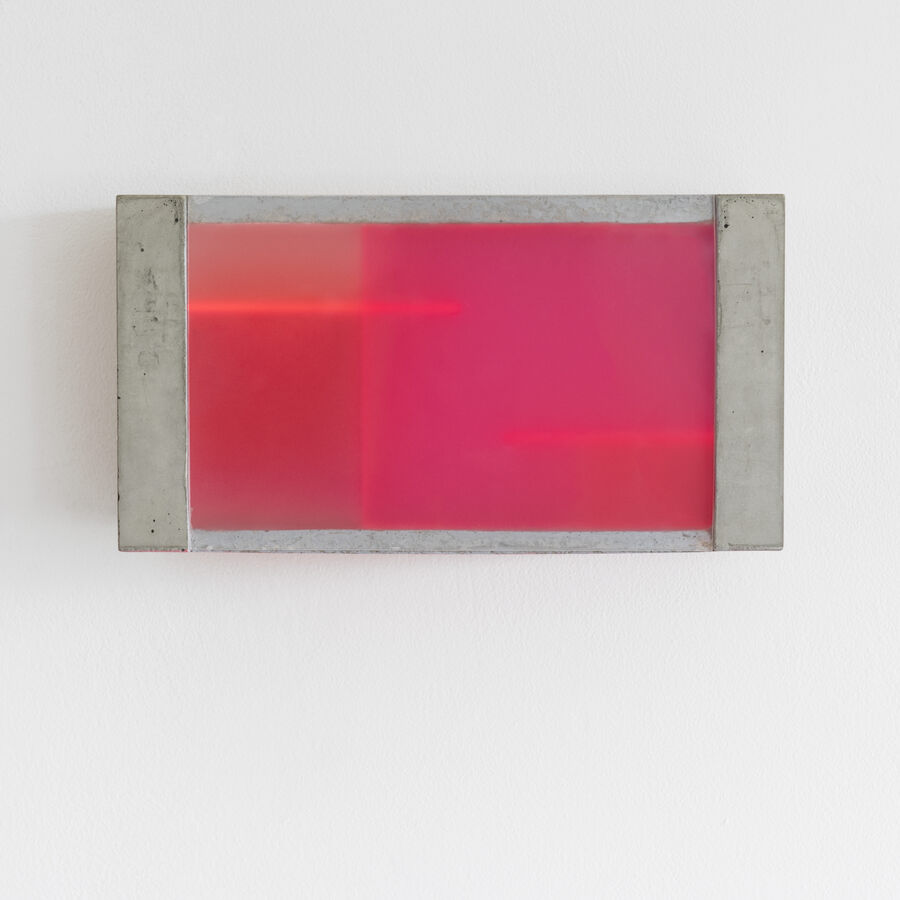 Ulrike Möhle, BOX X/15, 2023, Beton,Acrylglas,16x30x14 cm